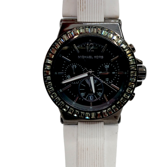 MICHAEL KORS MK-5468 Baguette Crystals Chronograph Unisex Watch - Picture 8 of 9